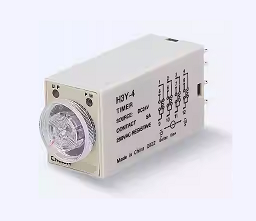 使用延時繼電器功能之間的差異，施加電壓或釋放電壓